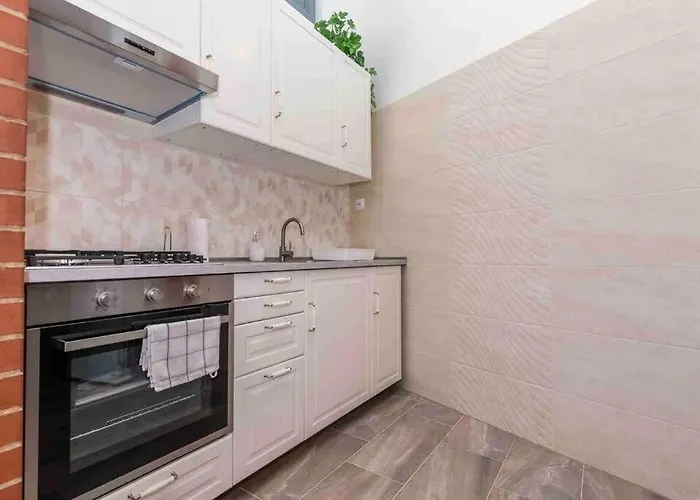 D3 Basilica Luxury Spacious Free Parking For 1 Car *